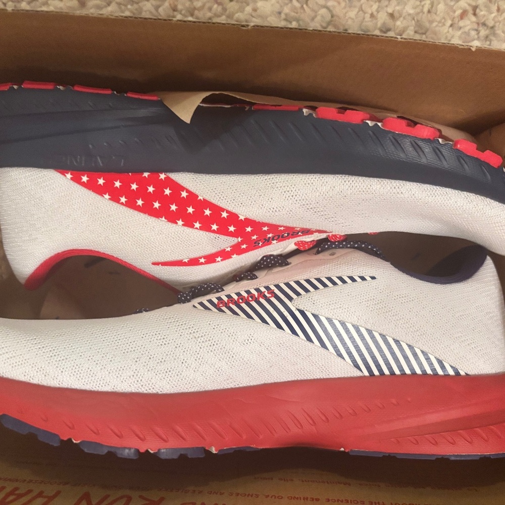 Women’s Brooks Launch 7 4th of July